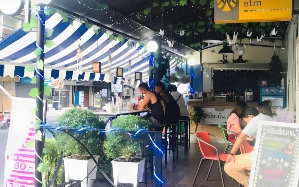 Buddy Place Bangkok Exterior photo